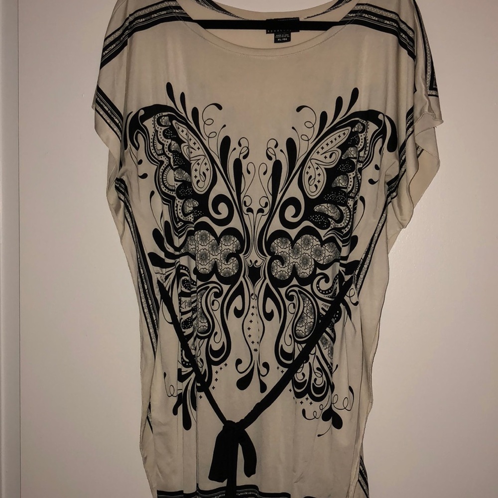 Beige/black sleeveless tunic blouse
